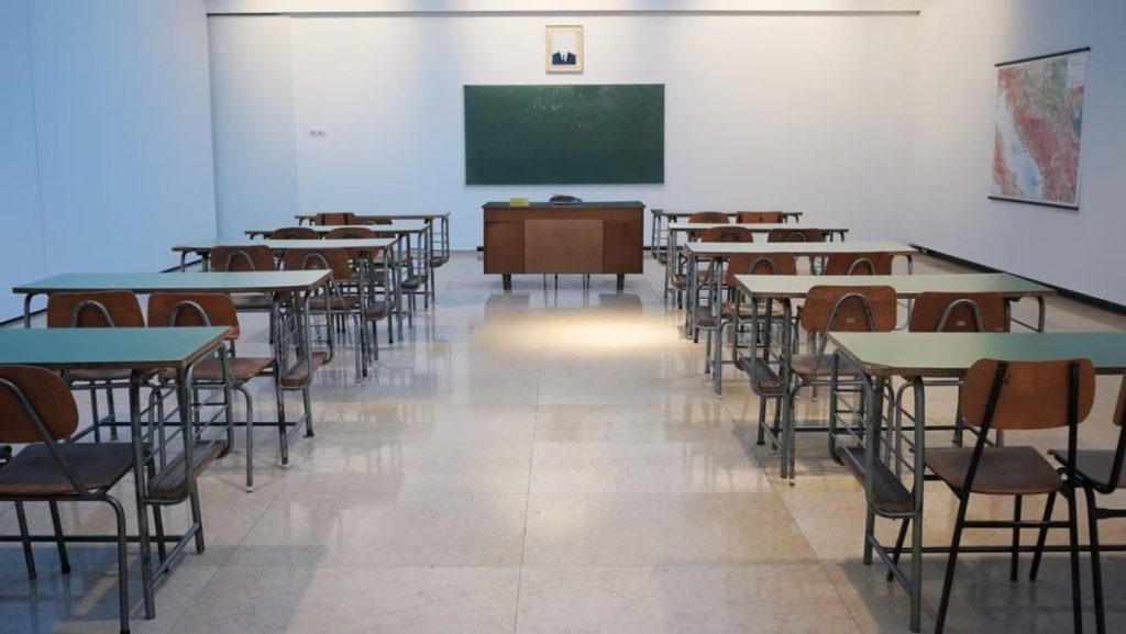 Passend onderwijsmateriaal voor basisonderwijs met werkbladen voor rekenen, lezen en spelling op tablet en computer
