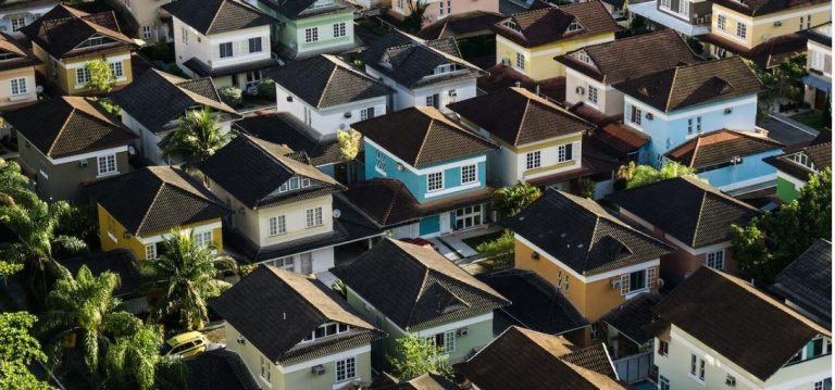 Over ons Vastgoedmakelaar uit Torhout team – deskundige begeleiding bij verhuur en verkoop van uw woning