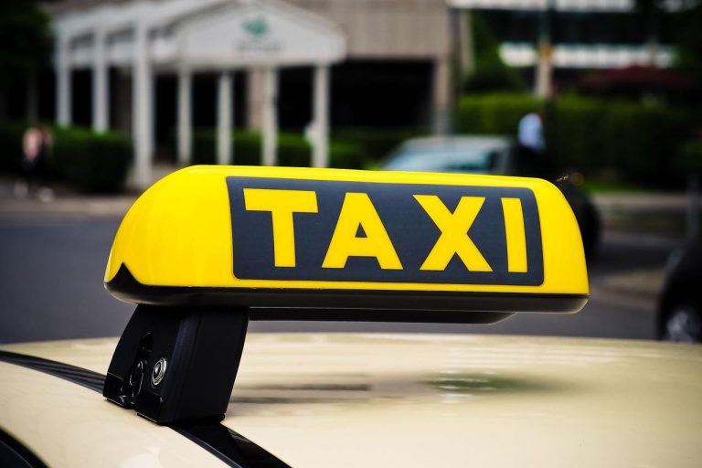 Ons team Taxi Mechelen De Dijle voertuig - betrouwbare taxidiensten en vervoer in Mechelen beschikbaar 24/7